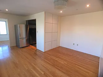 Rented by Kinyu Realty