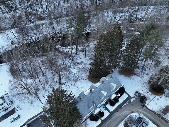 2nd image of 19 Grove St #21