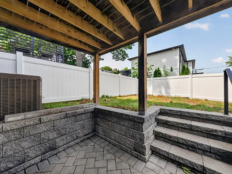 211B Slocum Way — Photo 38