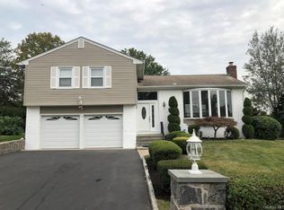 73 Rodman Oval, New Rochelle, NY 10805