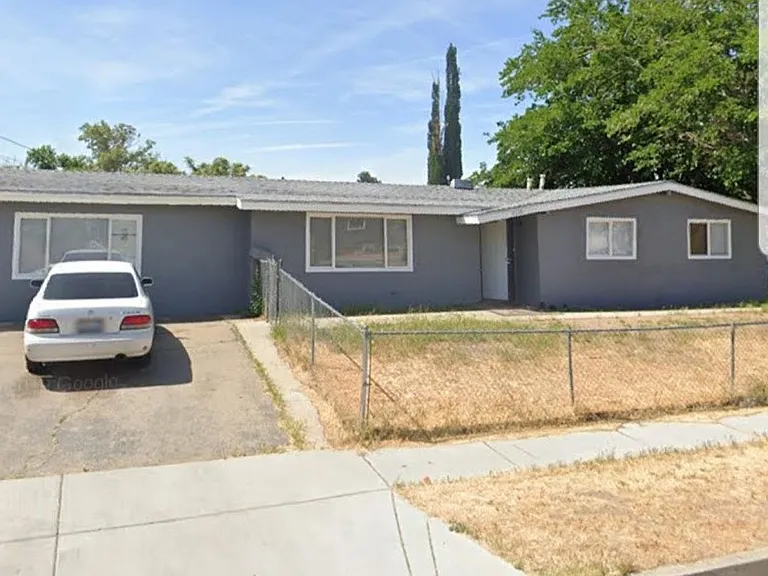 3138 E Avenue Q4 — Photo 13