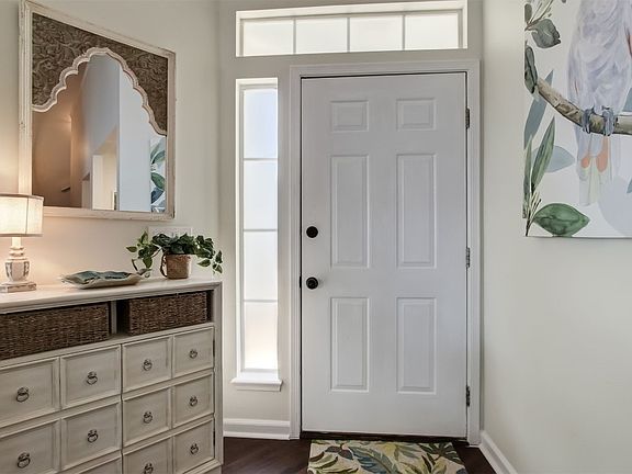 5th image of 95172 Village Dr