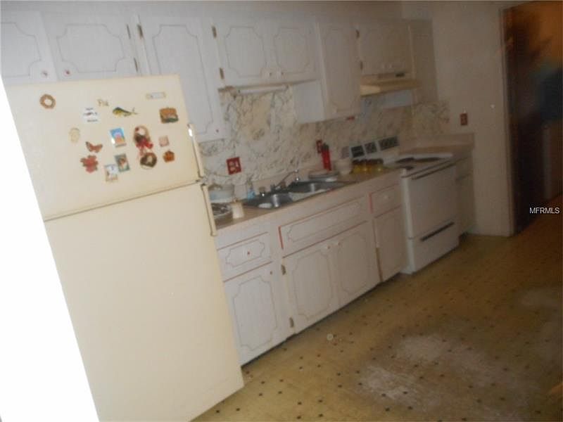 2nd image of 1015 57th Avenue Pl E