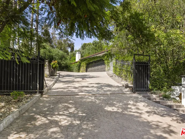 9559 Sherwood Forest Ln, Beverly Hills, CA 90210