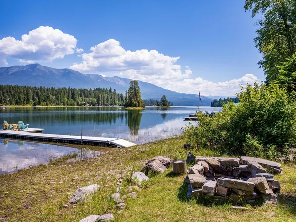 13988 Rainbow Dr, Bigfork, MT 59911