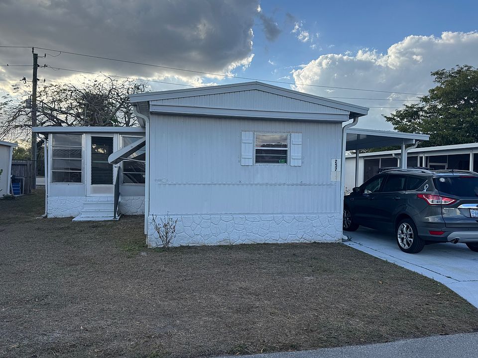 1st image of 257 Poinsettia Dr