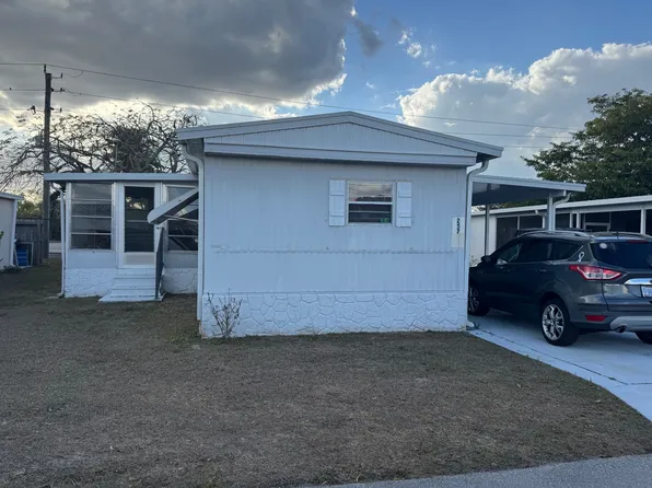 257 Poinsettia Dr, Fort Myers, FL 33905