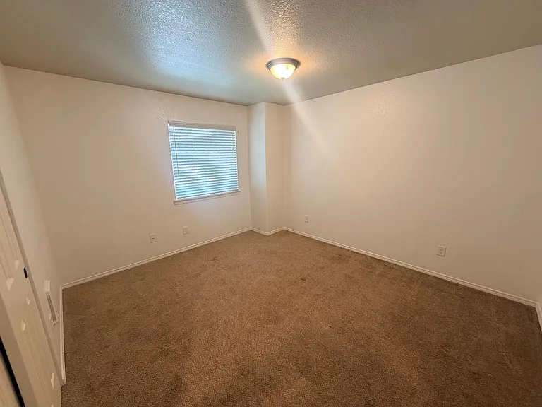 4713 SE Ina Ave — Photo 11