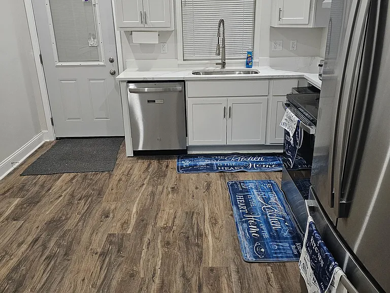 2035 Carrollton Ave — Photo 9