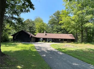 12132 Parker Dr, Chesterland, OH 44026