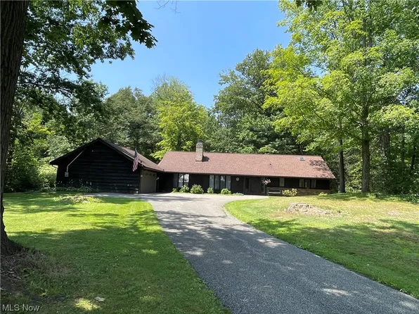 12132 Parker Dr, Chesterland, OH 44026