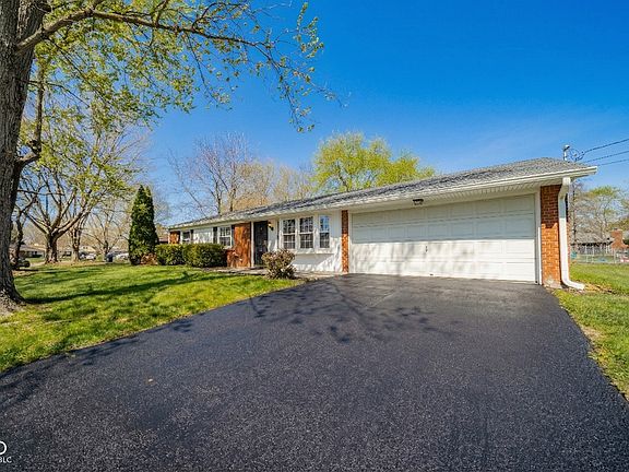 2nd image of 1606 McCollough Dr