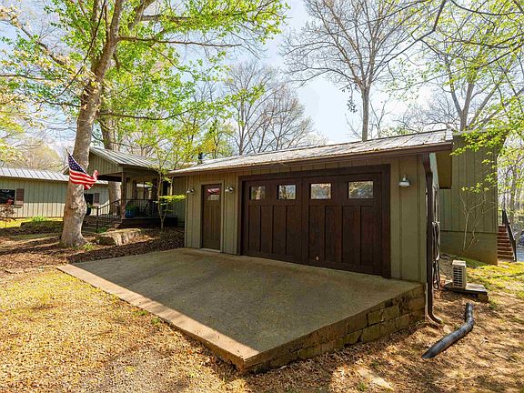 3rd image of 3029 Riverbend Rd