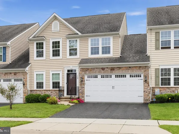 128 E General Grey Ct, Newark, DE 19702