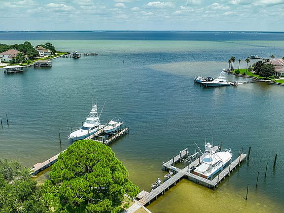 3rd image of 112 Indian Bayou Dr