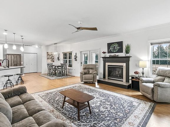 4th image of 3281 Burke Road