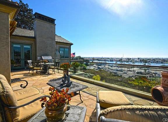 2nd image of 2227 Cliff Dr