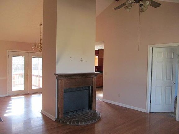 2nd image of 100 Neal Ave