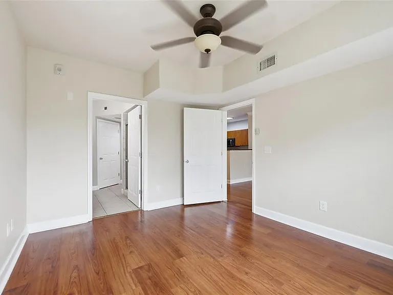 204 E South St #4053 — Photo 22