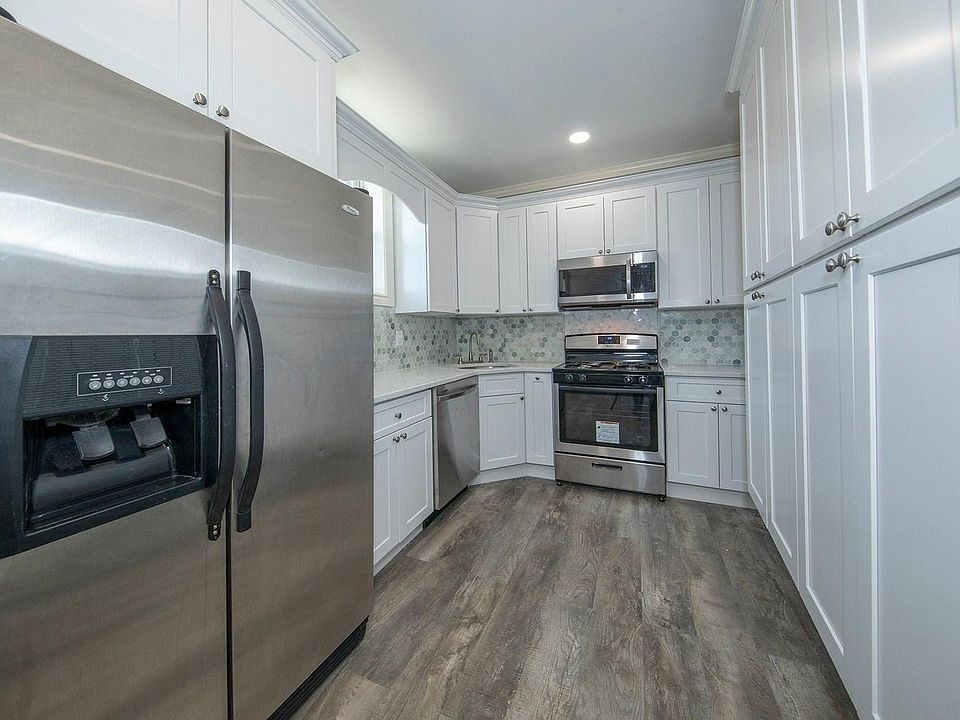 1st image of 490 Louis Ave #1
