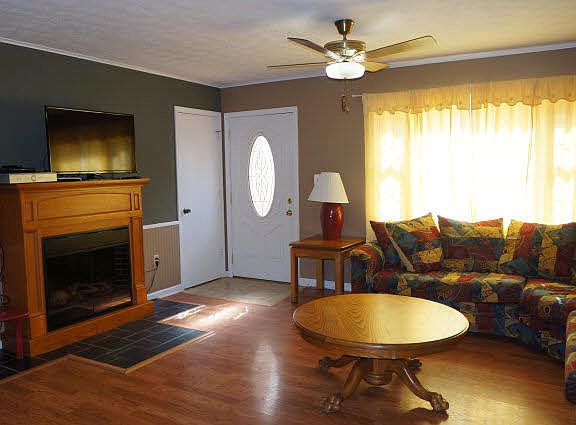 4th image of 190 Pleasant Ln