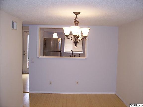 4th image of 3653 Maple Glen Ln