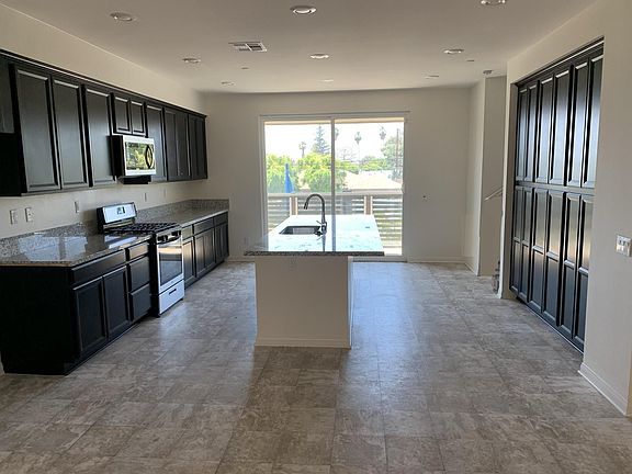 2nd image of 1135 Orchard Dr