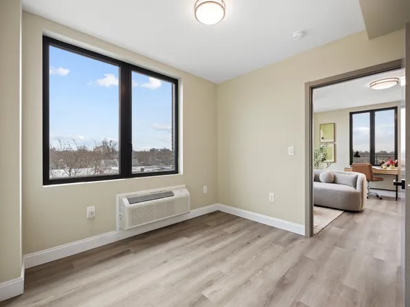 163-07 72nd Avenue image 15 of 22