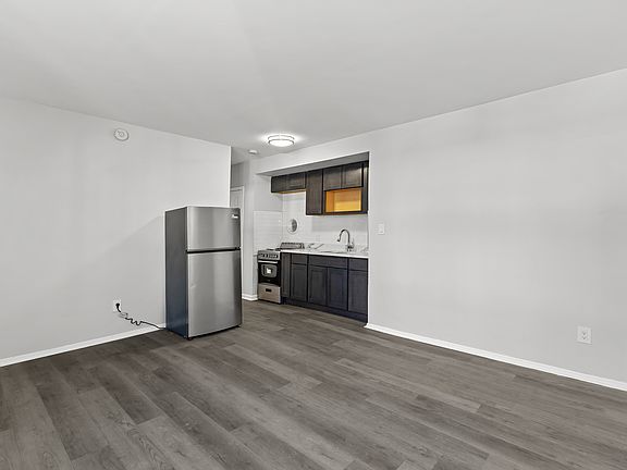2nd image of 324 Hope Ave #1
