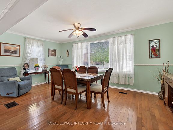 5th image of 33 Rochester St