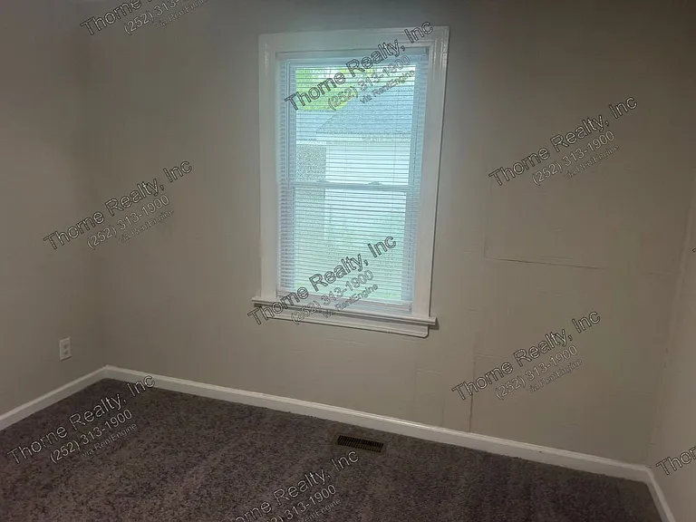 346 Paul St — Photo 8