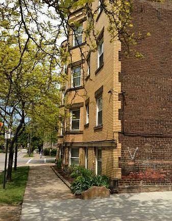 3rd image of 4729 Franklin Blvd APT 1