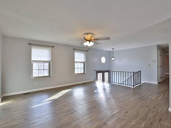 4th image of 3949 Brown Farm Dr