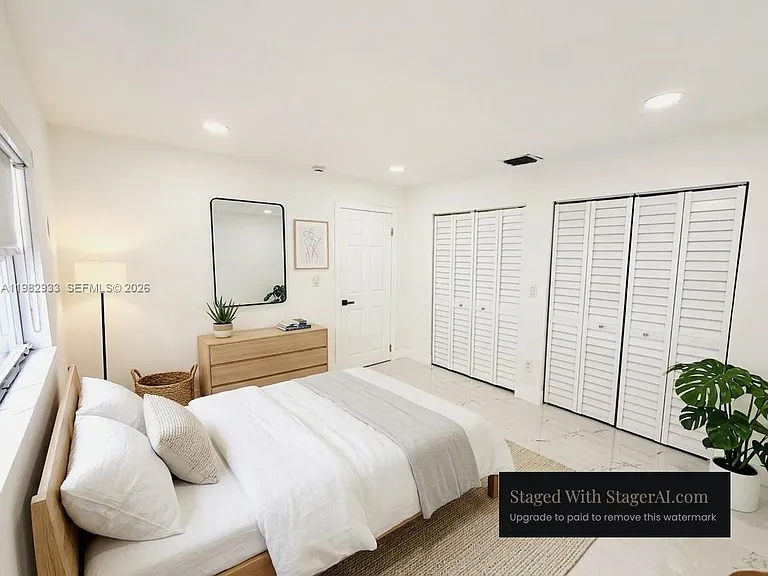 3354 NW 50th St #3 — Photo 7