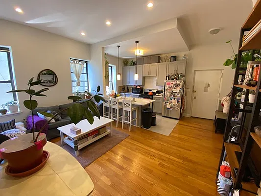 Rented by Mdays Realty | media 2