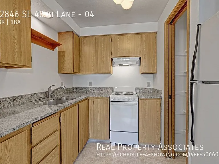 12846 SE 40th Ln #4 — Photo 7