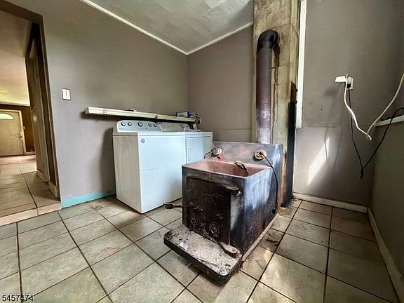 2nd image of 64 Cedarbrook Rd
