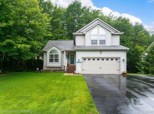 2509 Hilltop Ln, Howell, MI