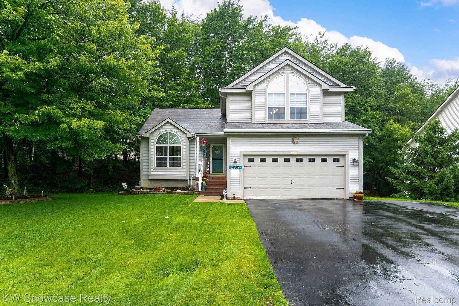 2509 Hilltop Ln photo 1