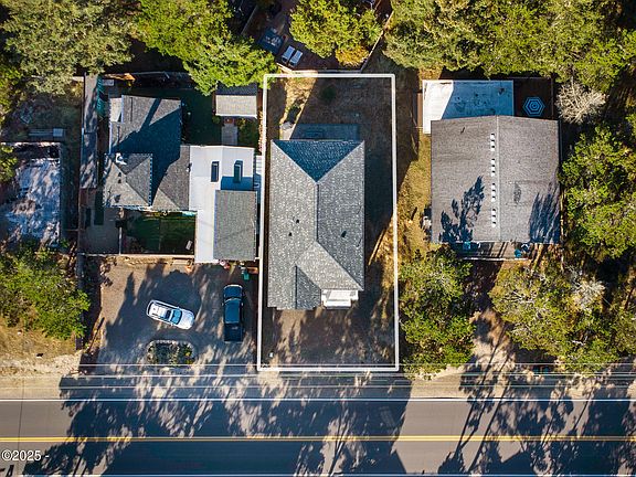 2nd image of 33495 Cape Kiwanda Dr