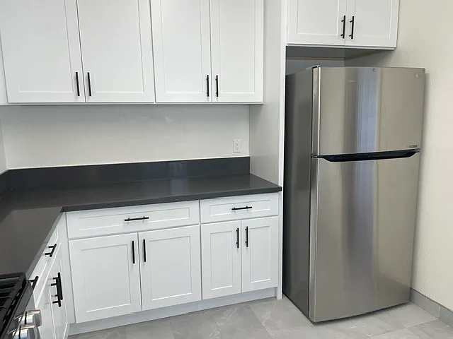2436 Barry Ave #3 — Photo 7