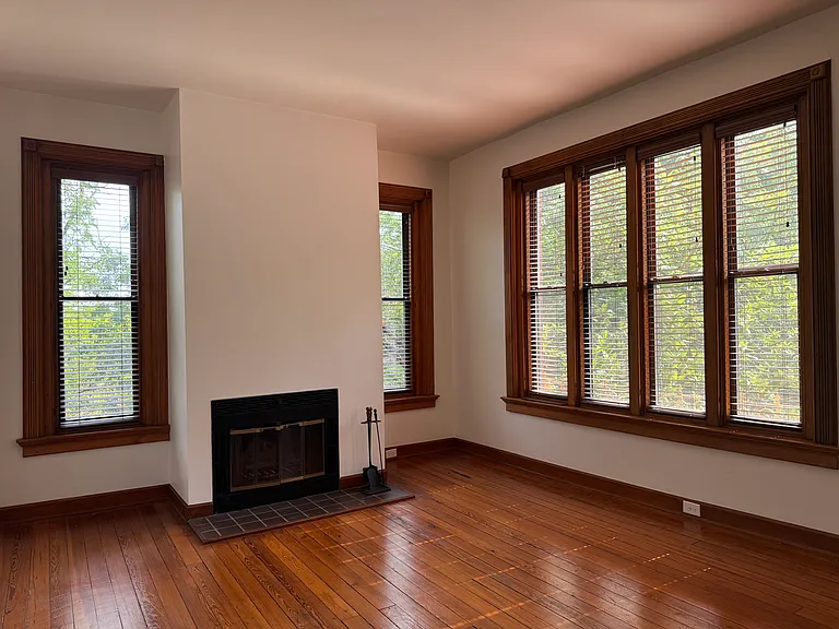 2121 Saint James Ave — Photo 4