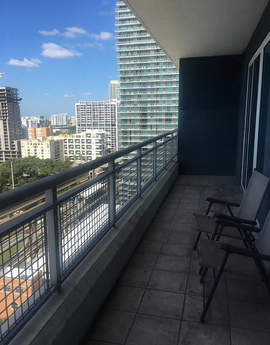Studio, 875 sqft, $2,300 — Photo 3