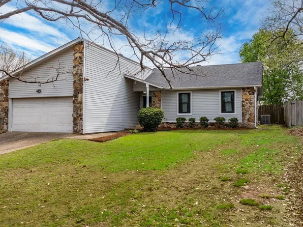 35 Prince Dr, Maumelle, AR 72113