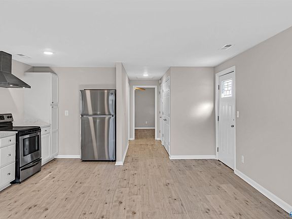 4th image of 304 3rd Ave