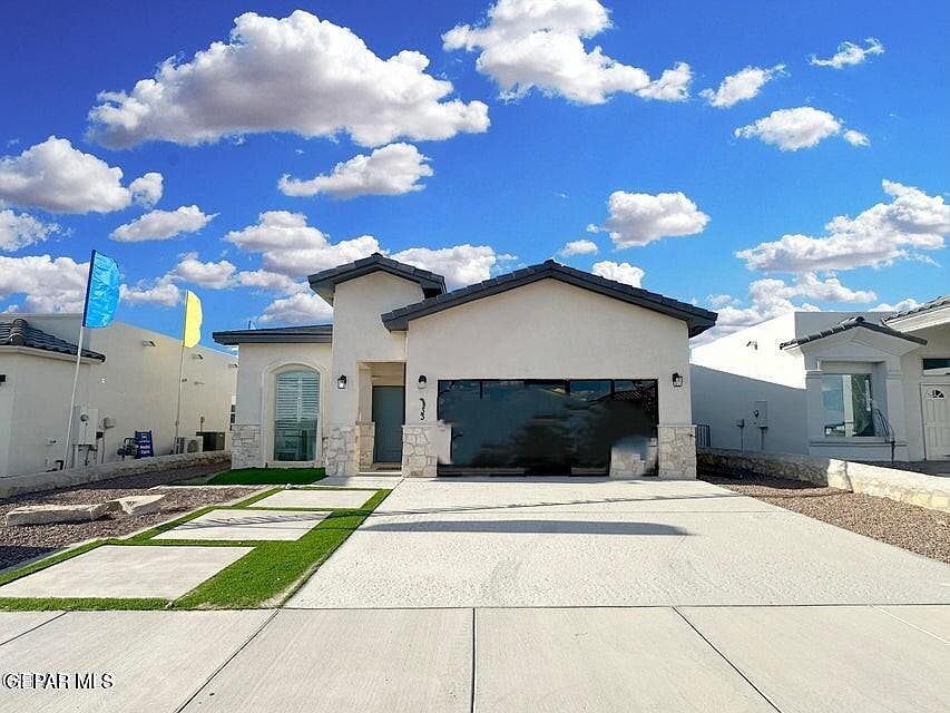 1st image of 13885 Summer View Ave