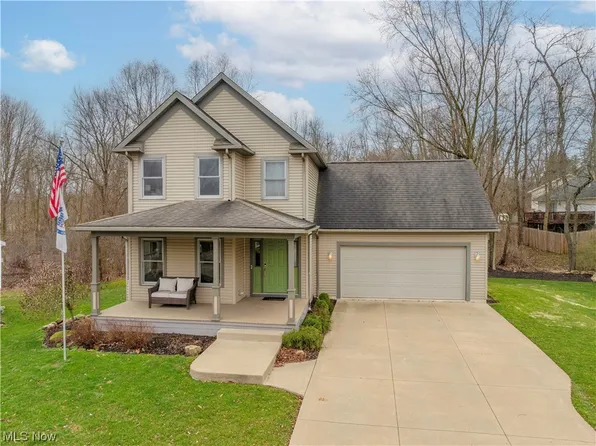 1664 Eagles Ln, Akron, OH 44306