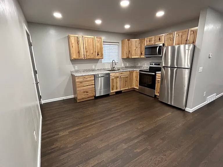 1614 Holly St — Photo 4