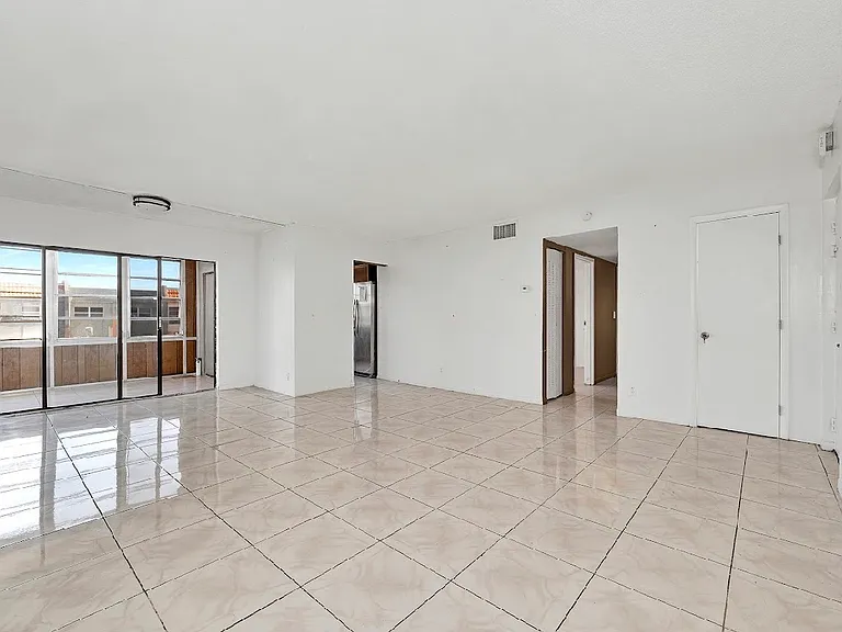 2201 NW 41st Ave #407 — Photo 7