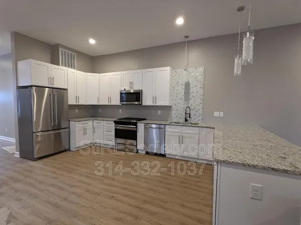 2206 Blendon Pl, Saint Louis, MO 63143